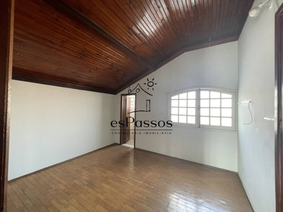 Imagem Casa com 3 Quartos à Venda, 390 m² em Centro - Florestal