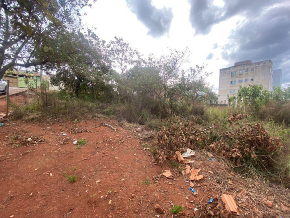 Imagem Terreno à Venda, 300 m² em Centro - Itatiaiuçu Imagem Terreno à Venda, 300 m² em Centro - Itatiaiuçu