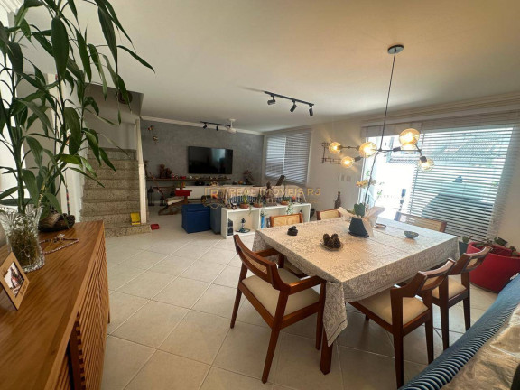 Imagem Casa com 4 Quartos à Venda, em Vargem Pequena - Rio De Janeiro Imagem Casa com 4 Quartos à Venda, em Vargem Pequena - Rio De Janeiro