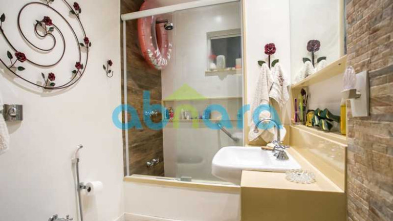 Imagem Apartamento com 3 Quartos à Venda, 130 m² em Copacabana - Rio De Janeiro
