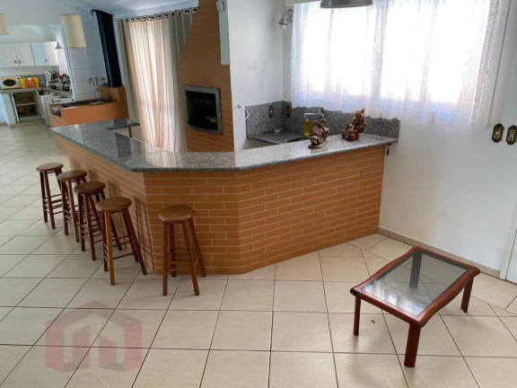 Imagem Imóvel com 4 Quartos à Venda, 2.000 m² Imagem Imóvel com 4 Quartos à Venda, 2.000 m²
