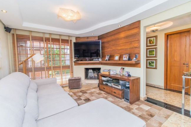 Imagem Imóvel com 3 Quartos à Venda, em Chácara Das Pedras - Porto Alegre Imagem Imóvel com 3 Quartos à Venda, em Chácara Das Pedras - Porto Alegre