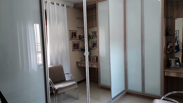 Imagem Sobrado com 3 Quartos à Venda, 411 m² em Igara - Canoas