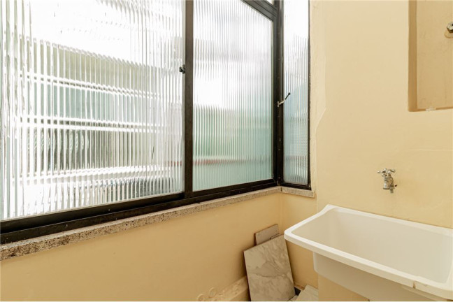 Imagem Imóvel com 2 Quartos à Venda, em Passo Da Areia - Porto Alegre Imagem Imóvel com 2 Quartos à Venda, em Passo Da Areia - Porto Alegre