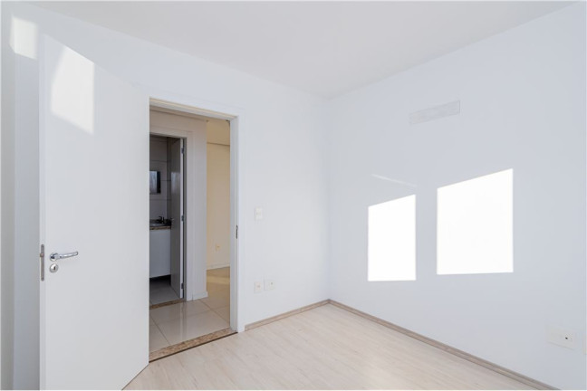 Imagem Imóvel com 2 Quartos à Venda, em Rio Branco - Porto Alegre Imagem Imóvel com 2 Quartos à Venda, em Rio Branco - Porto Alegre