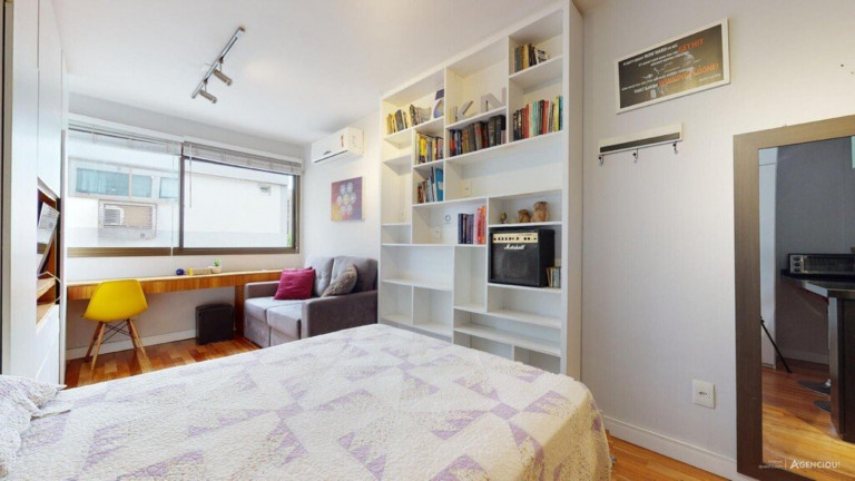 Imagem Imóvel com 1 Quarto à Venda, 30 m² em Centro Histórico - Porto Alegre Imagem Imóvel com 1 Quarto à Venda, 30 m² em Centro Histórico - Porto Alegre