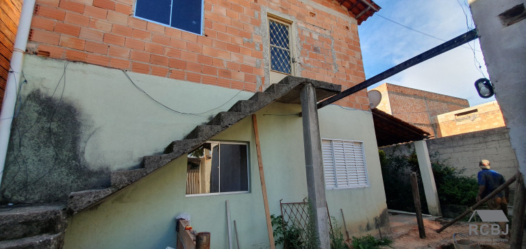 Sobrado com 5 Quartos à Venda,  em Cidade Jardim - Esmeraldas