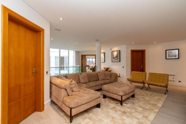Imagem Casa com 5 Quartos à Venda, 621 m² em Santa Felicidade - Curitiba Imagem Casa com 5 Quartos à Venda, 621 m² em Santa Felicidade - Curitiba