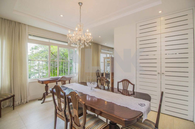 Imagem Apartamento com 4 Quartos à Venda, 251 m² em Moinhos De Vento - Porto Alegre