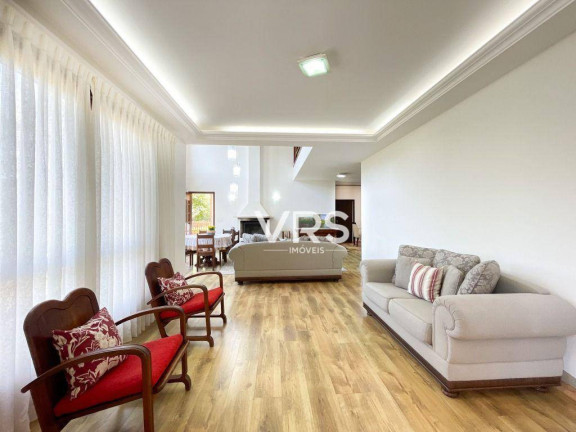 Imagem Casa com 4 Quartos à Venda, 216 m² em Cascata Do Imbuí - Teresópolis