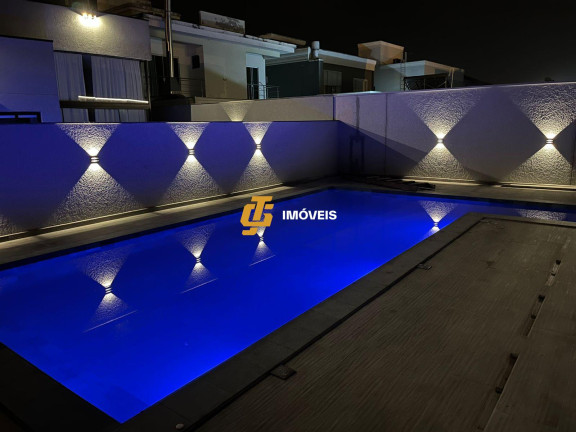 Casa com 3 Quartos à Venda, 356 m² em Caledônia - Camboriú