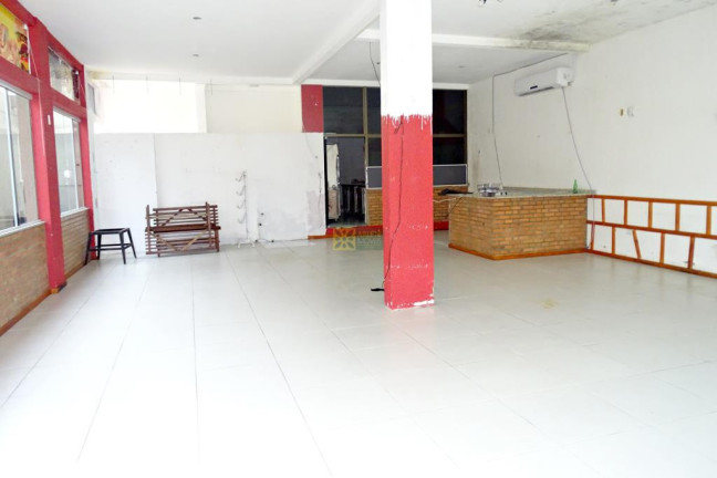 Sala Comercial à Venda, 190 m² em Balneário Perequê - Porto Belo