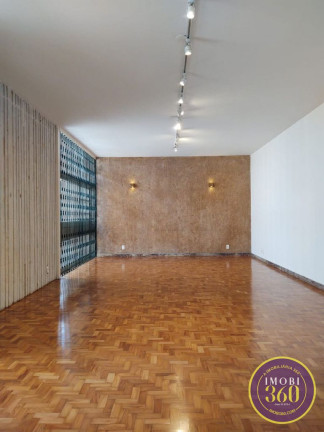 Casa com 3 Quartos para Alugar, 251 m² em Alto De Pinheiros - São Paulo