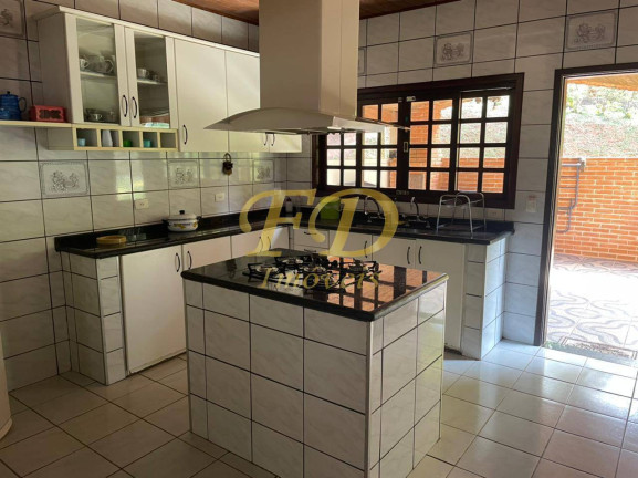 Imagem Chácara com 9 Quartos à Venda, em Pedra Vermelha (terra Preta) - Mairiporã Imagem Chácara com 9 Quartos à Venda, em Pedra Vermelha (terra Preta) - Mairiporã