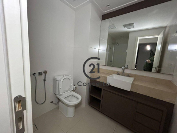 Imagem Apartamento com 3 Quartos para Alugar, 131 m² em Beira Mar - Florianópolis Imagem Apartamento com 3 Quartos para Alugar, 131 m² em Beira Mar - Florianópolis