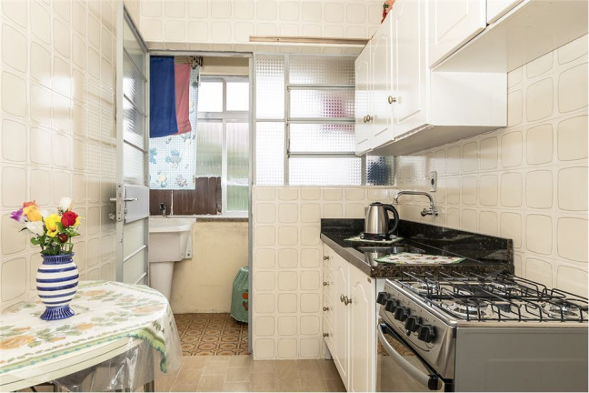 Imagem Imóvel com 3 Quartos à Venda,  em Vila Ipiranga - Porto Alegre
