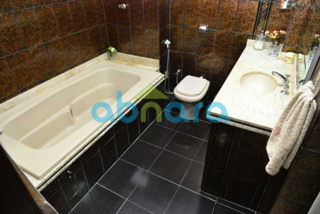 Imagem Apartamento com 4 Quartos à Venda, 204 m² em Copacabana - Rio De Janeiro Imagem Apartamento com 4 Quartos à Venda, 204 m² em Copacabana - Rio De Janeiro