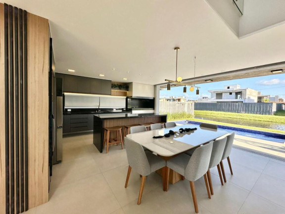 Imagem Casa com 4 Quartos à Venda, em Centro - Xangri-la Imagem Casa com 4 Quartos à Venda, em Centro - Xangri-la