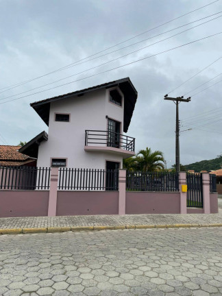 Imagem Casa com 3 Quartos à Venda, 185 m² em Morrinhos - Bombinhas