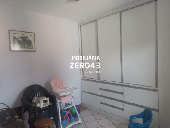 Imagem Casa com 4 Quartos à Venda, 325 m² em Champagnat - Londrina