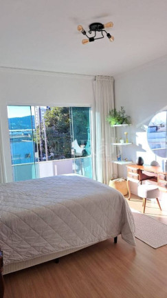 Imagem Sobrado com 3 Quartos à Venda, 198 m² em Centro - Camboriú
