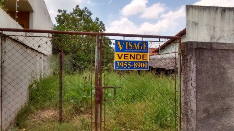 Terreno à Venda, 250 m² em Cid. Jardim - Jacareí