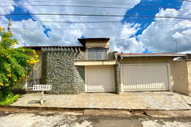 Casa com 6 Quartos à Venda, 351 m² em Labaté - Lins