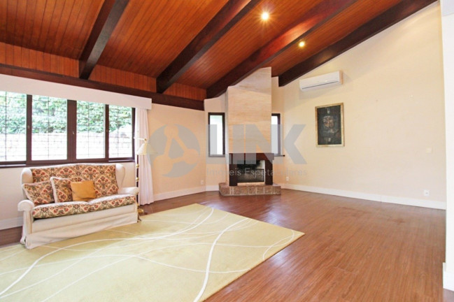 Imagem Casa com 3 Quartos à Venda, 334 m² em Chácara Das Pedras - Porto Alegre