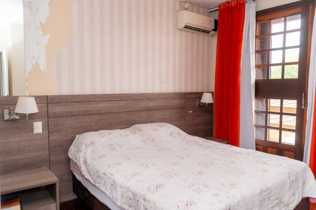 Imagem Casa com 5 Quartos à Venda, 300 m² em Estreito - Florianópolis Imagem Casa com 5 Quartos à Venda, 300 m² em Estreito - Florianópolis