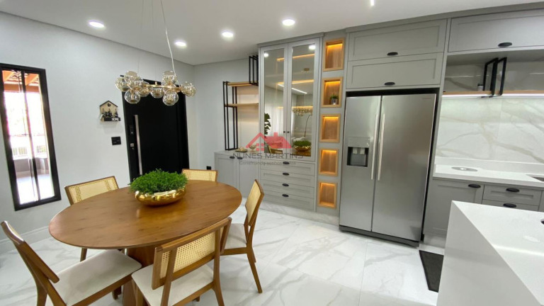 Imagem Casa com 3 Quartos à Venda, 243 m² em Jardim Oriente - São José Dos Campos