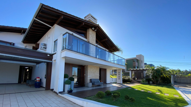 Casa com 4 Quartos à Venda, 300 m² em Centenário - Torres