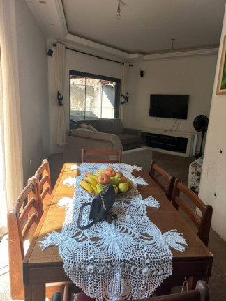 Imagem Casa com 3 Quartos à Venda, 250 m² em São José Dos Campos Imagem Casa com 3 Quartos à Venda, 250 m² em São José Dos Campos