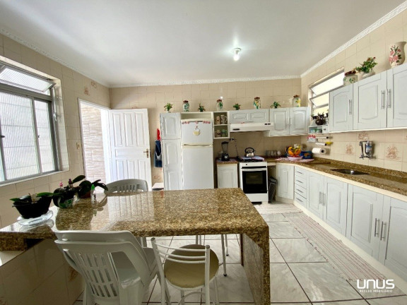 Imagem Casa com 3 Quartos à Venda, em Estreito - Florianópolis Imagem Casa com 3 Quartos à Venda, em Estreito - Florianópolis
