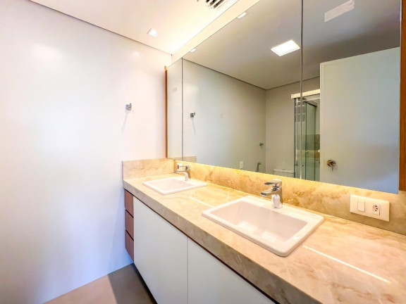 Imagem Apartamento com 4 Quartos à Venda, 226 m² em Moinhos De Vento - Porto Alegre