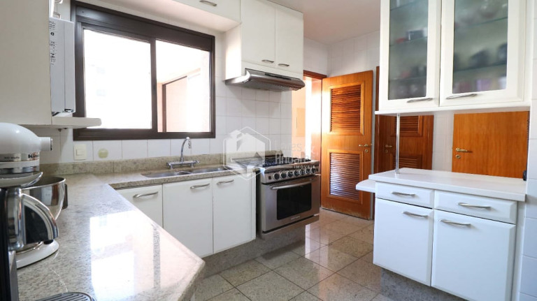 Imagem Apartamento com 4 Quartos à Venda, 226 m² em Vila Suzana - São Paulo