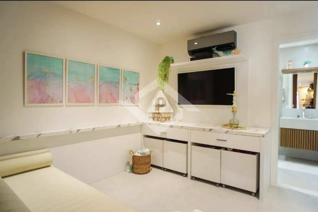 Imagem Casa com 6 Quartos à Venda, 320 m² em Barra Da Tijuca - Rio De Janeiro Imagem Casa com 6 Quartos à Venda, 320 m² em Barra Da Tijuca - Rio De Janeiro