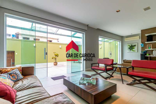 Imagem Imóvel com 4 Quartos à Venda, 595 m² em Humaitá - Rio De Janeiro Imagem Imóvel com 4 Quartos à Venda, 595 m² em Humaitá - Rio De Janeiro