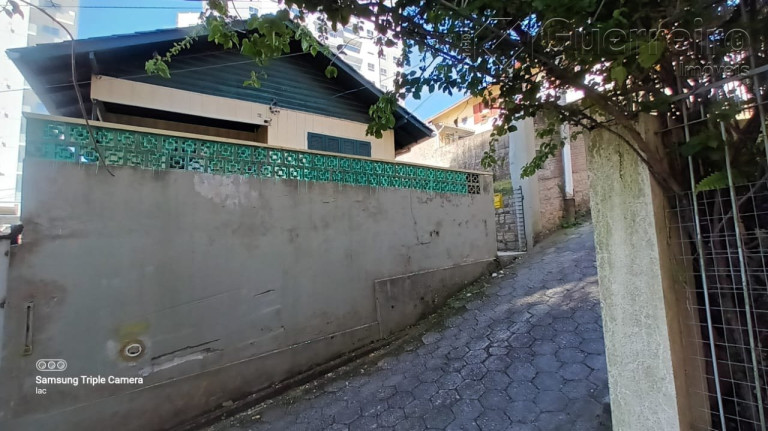 Casa com 2 Quartos à Venda, 210 m² em Agronômica - Florianópolis