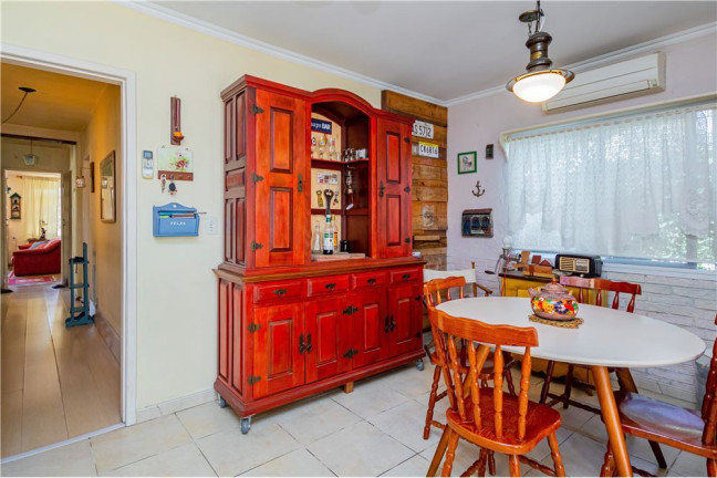 Imagem Casa com 5 Quartos à Venda, em Hípica - Porto Alegre Imagem Casa com 5 Quartos à Venda, em Hípica - Porto Alegre