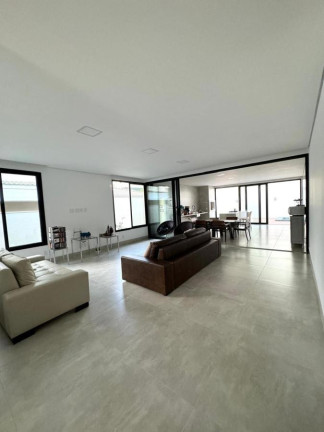 Imagem Casa com 3 Quartos à Venda, 525 m² em Condomínio Residencial Vila Jardim - Cuiabá
