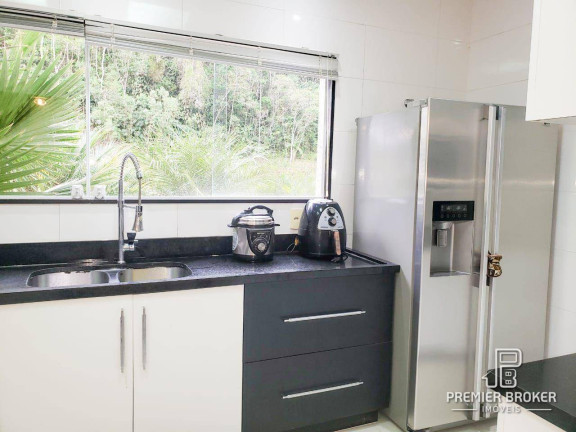 Imagem Casa com 4 Quartos à Venda, 225 m² em Quebra Frascos - Teresópolis