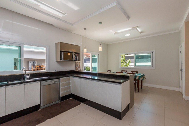 Imagem Casa com 3 Quartos à Venda, 450 m² em Santa Felicidade - Curitiba Imagem Casa com 3 Quartos à Venda, 450 m² em Santa Felicidade - Curitiba