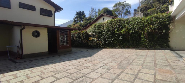 Imagem Casa com 3 Quartos à Venda, 270 m² em Bom Retiro - Teresópolis Imagem Casa com 3 Quartos à Venda, 270 m² em Bom Retiro - Teresópolis