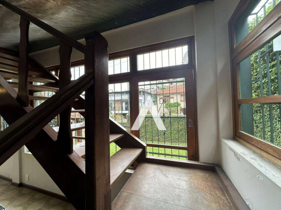 Imagem Casa com 4 Quartos à Venda, 214 m² em Jardim Europa - Teresópolis