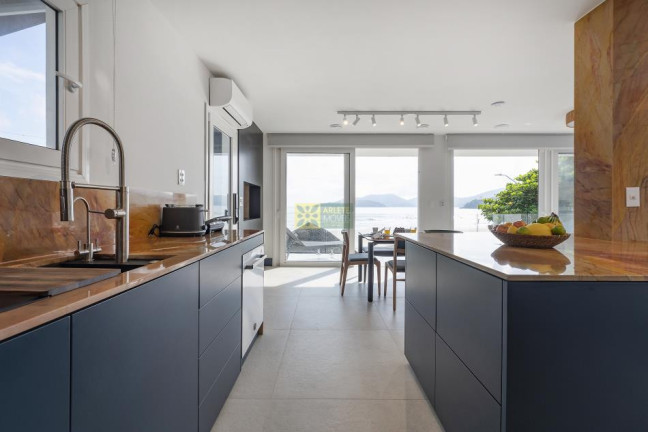 Imagem Casa com 3 Quartos para Alugar ou Temporada, 180 m² em Balneário Perequê - Porto Belo