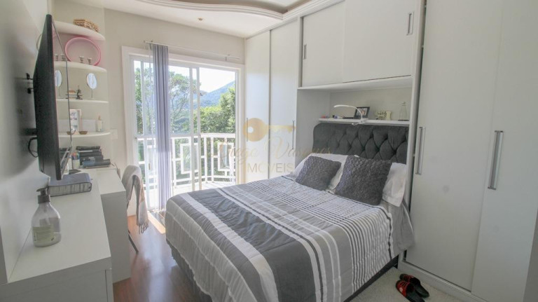 Imagem Casa com 3 Quartos à Venda, 337 m² em Tijuca - Teresópolis Imagem Casa com 3 Quartos à Venda, 337 m² em Tijuca - Teresópolis