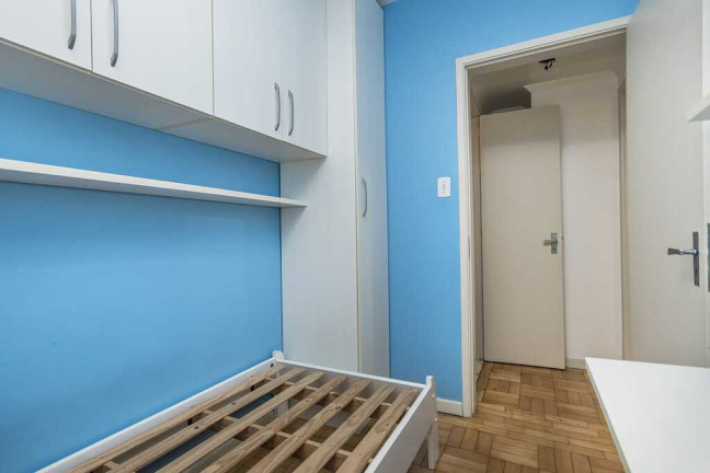 Imagem Imóvel com 3 Quartos à Venda, em Centro Histórico - Porto Alegre Imagem Imóvel com 3 Quartos à Venda, em Centro Histórico - Porto Alegre