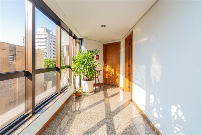 Imagem Imóvel com 2 Quartos à Venda, em Rio Branco - Porto Alegre Imagem Imóvel com 2 Quartos à Venda, em Rio Branco - Porto Alegre