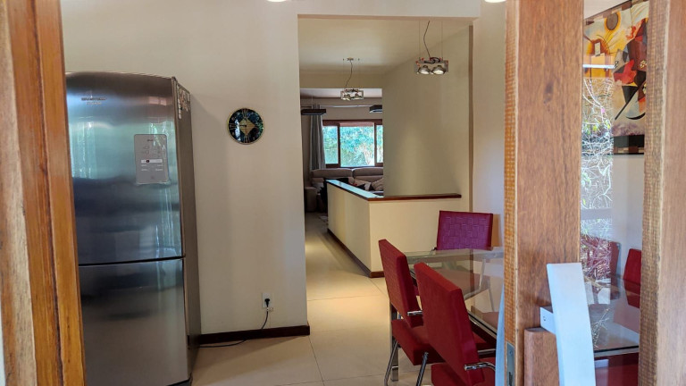 Imagem Casa com 4 Quartos à Venda, 295 m² em Cascata Do Imbuí - Teresópolis