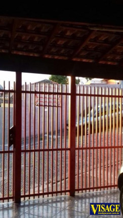 Casa com 3 Quartos à Venda,  em Jd. Pitoresco - Jacareí
